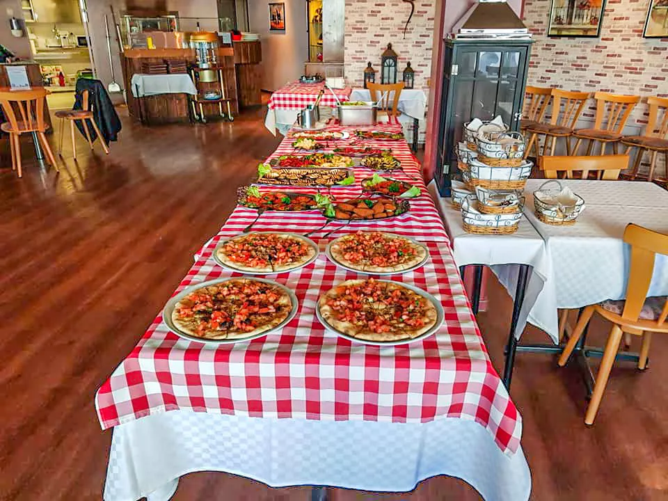 Pizza Pazza im Zentrum Safenwil.jpg Pizza Pazza im Zentrum Safenwil.jpg